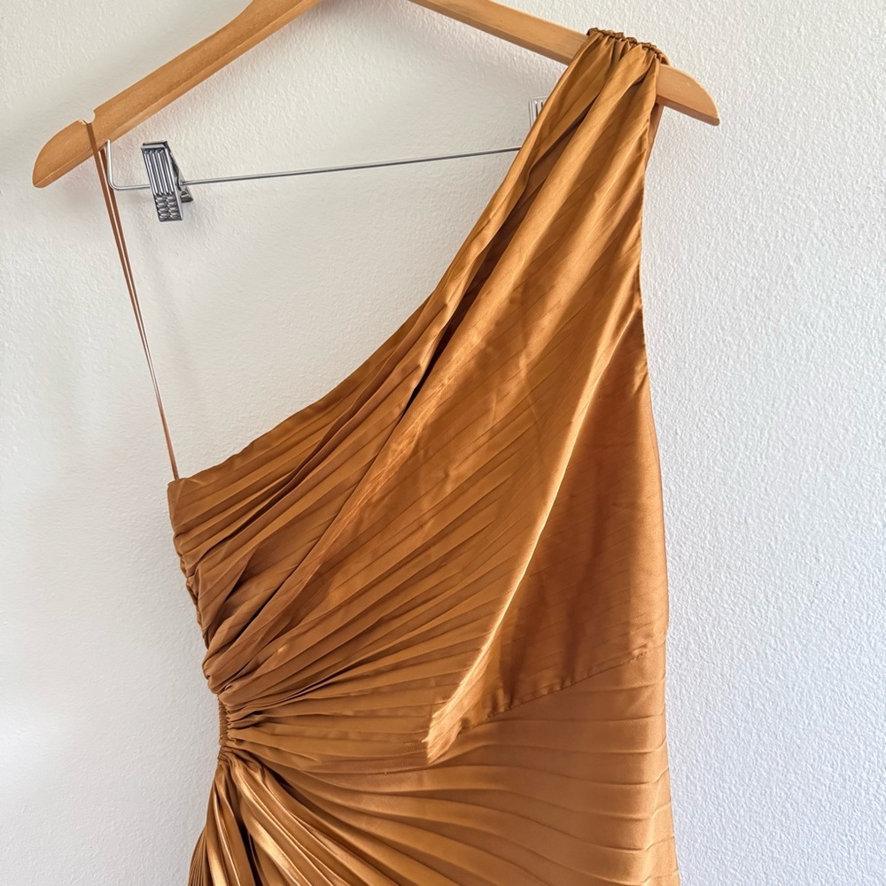 Dress Forum Copper One-Shoulder Asymmetric Pleated Midi Dress size Medium - Picture 5 of 8